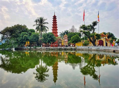 Temple of Literature! Unveiling Tran Quoc Tuan's Timeless Masterpiece in Architectural Harmony